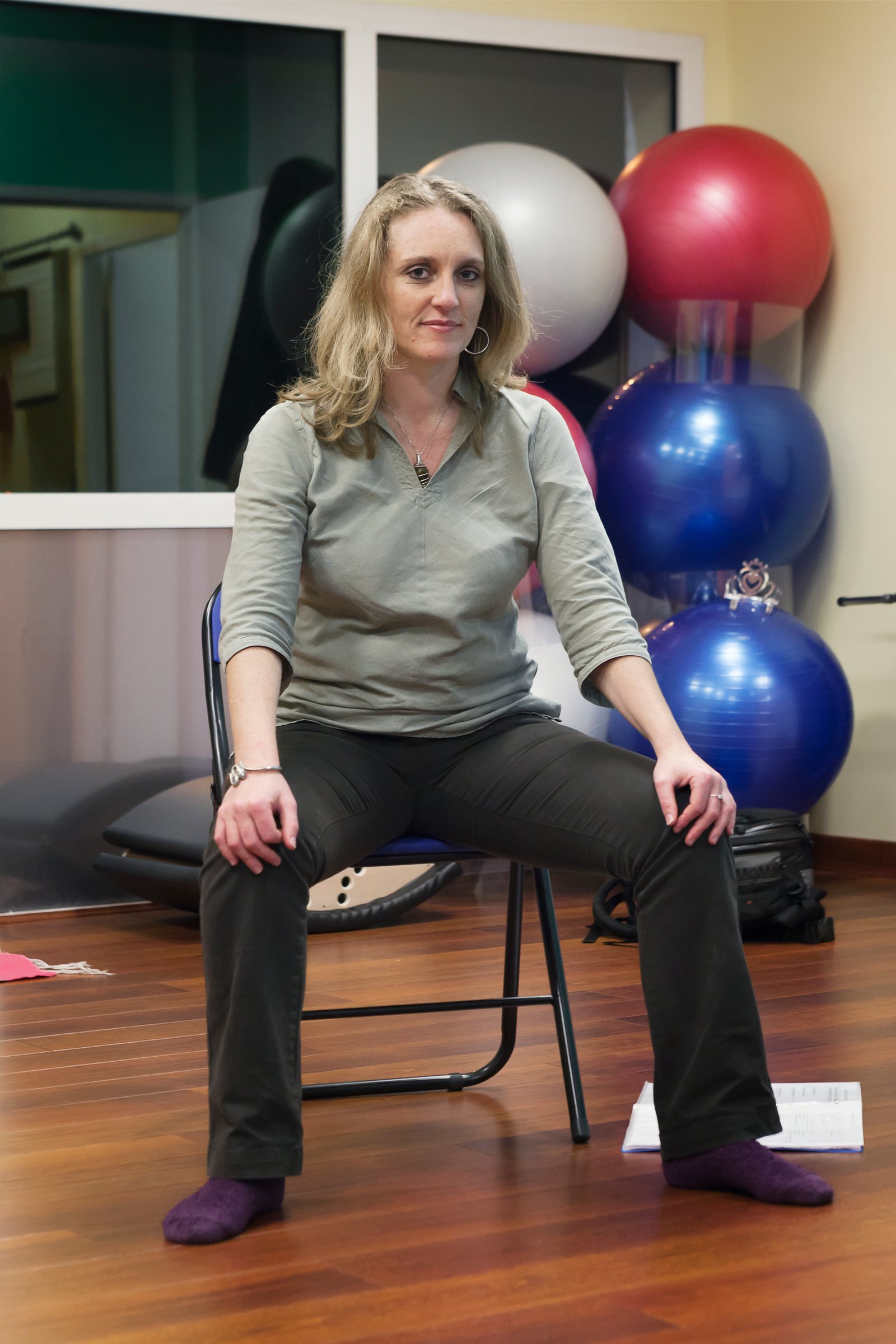 Ingrid en posture de sophrologie